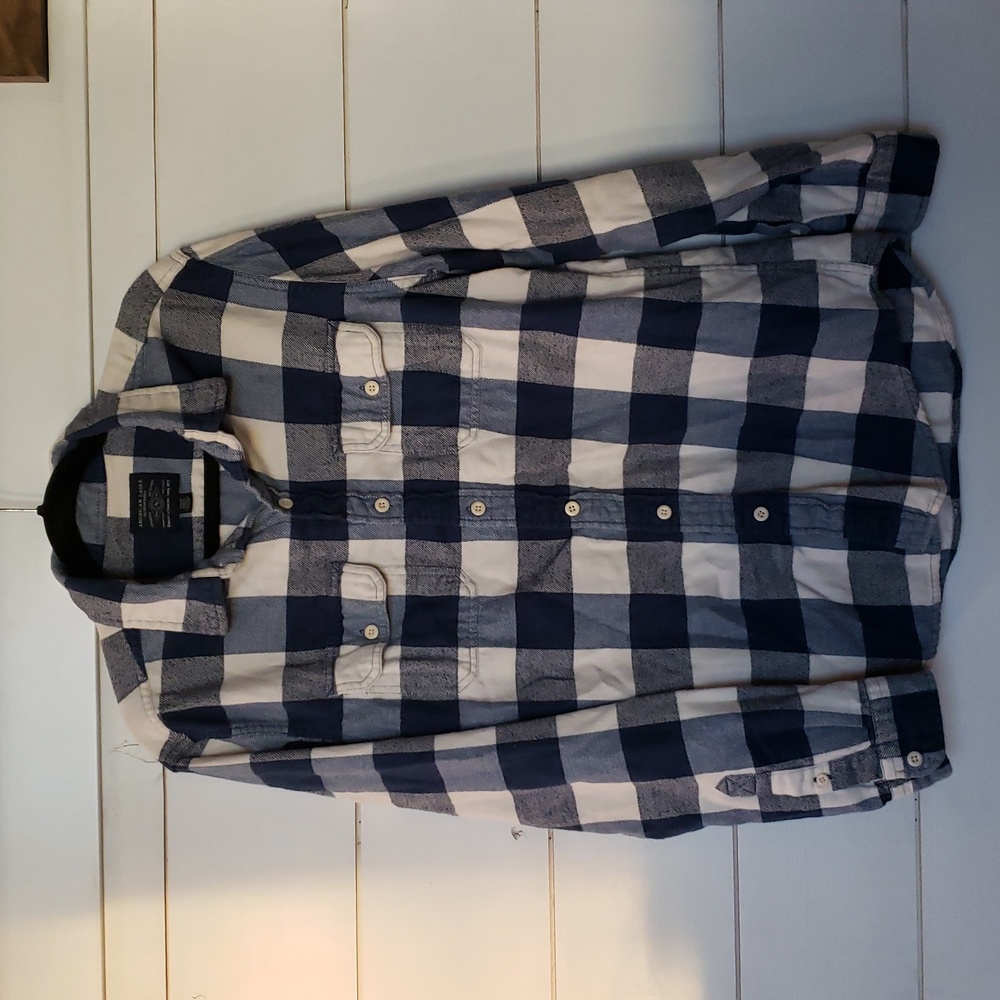 American Eagle Buffalo Plaid checkered flannel button down, Size M Blue White